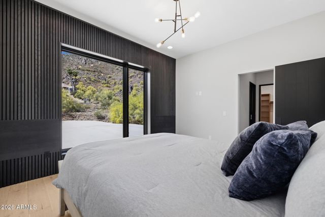 8200 N CHARLES Drive, Paradise Valley, AZ 85253