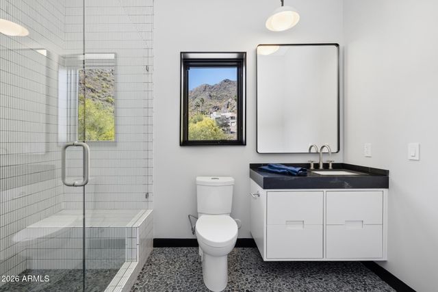 8200 N CHARLES Drive, Paradise Valley, AZ 85253