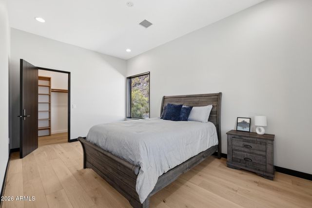 8200 N CHARLES Drive, Paradise Valley, AZ 85253