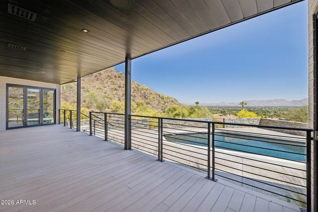 8200 N CHARLES Drive, Paradise Valley, AZ 85253