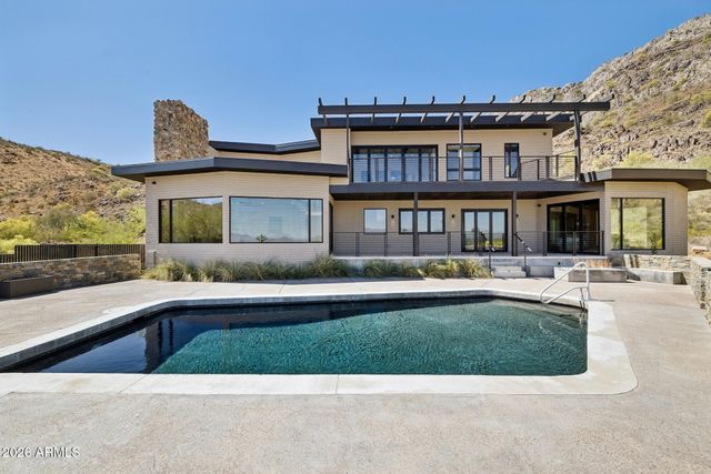 8200 N CHARLES Drive, Paradise Valley, AZ 85253