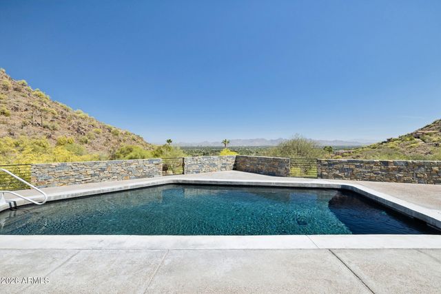 8200 N CHARLES Drive, Paradise Valley, AZ 85253