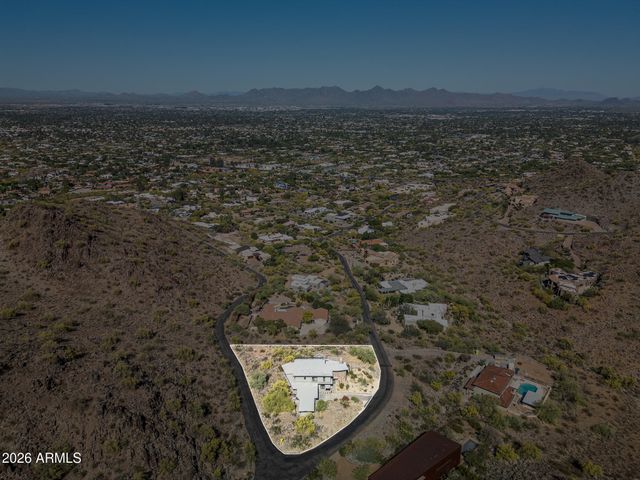8200 N CHARLES Drive, Paradise Valley, AZ 85253