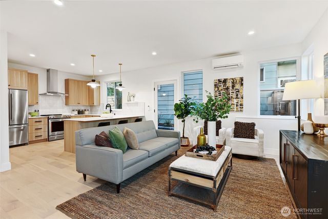 8812 41st Avenue SW, Seattle, WA 98136