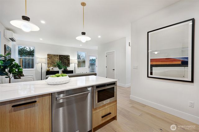 8812 41st Avenue SW, Seattle, WA 98136