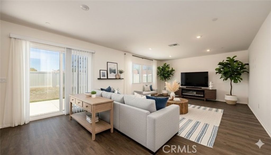 1455 Honor Way, Hemet, CA 92543