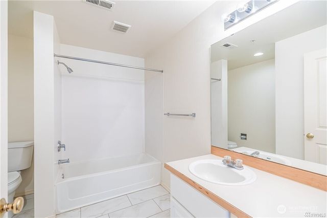 23790 SE Summerhill Lane, Issaquah, WA 98029