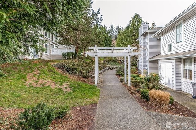 23790 SE Summerhill Lane, Issaquah, WA 98029