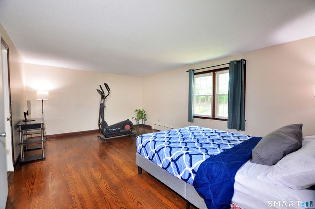 25 Hampshire Drive, Glastonbury, CT 06033