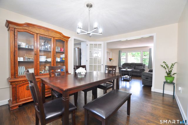 25 Hampshire Drive, Glastonbury, CT 06033