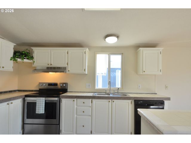 1699 N TERRY St 285, Eugene, OR 97402