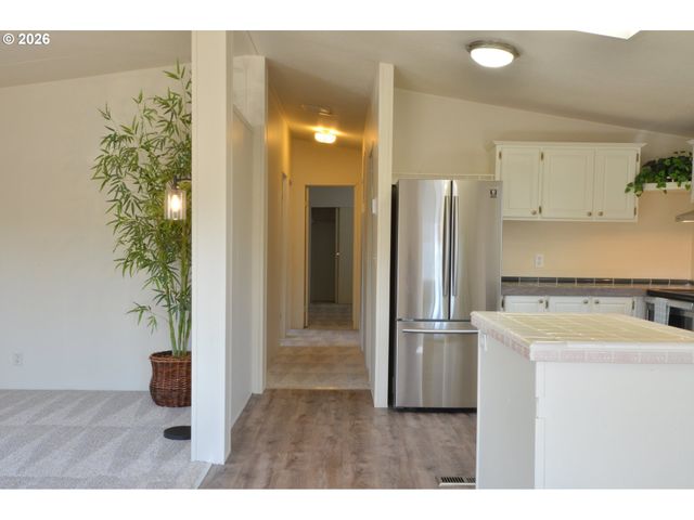 1699 N TERRY St 285, Eugene, OR 97402