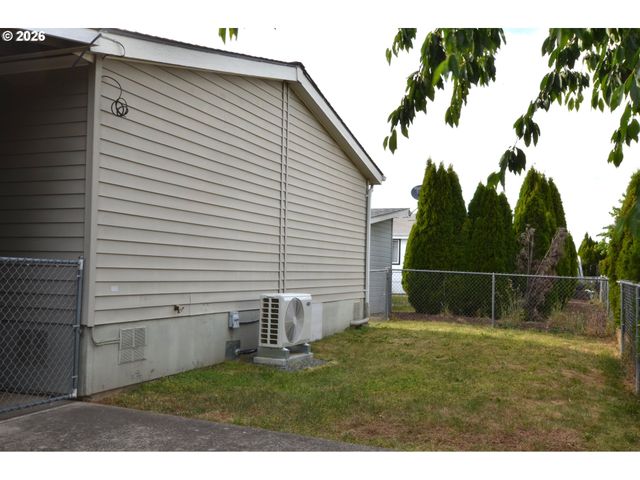 1699 N TERRY St 285, Eugene, OR 97402