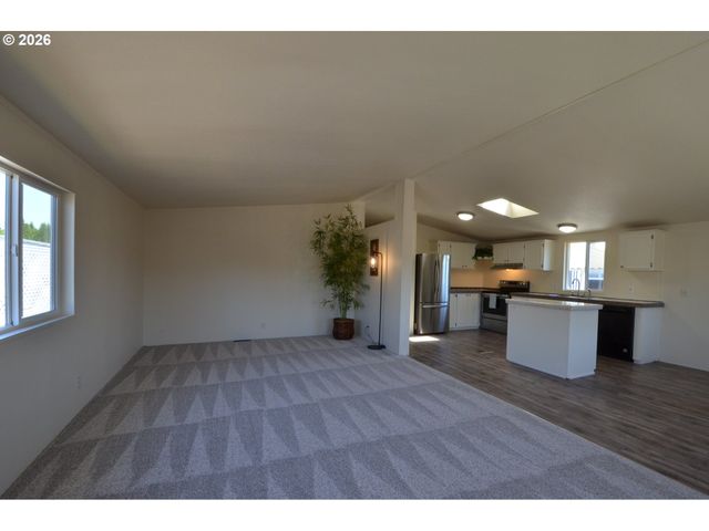 1699 N TERRY St 285, Eugene, OR 97402