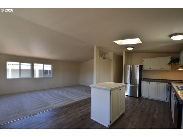 1699 N TERRY St 285, Eugene, OR 97402