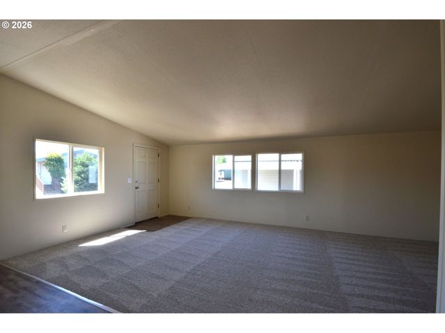 1699 N TERRY St 285, Eugene, OR 97402