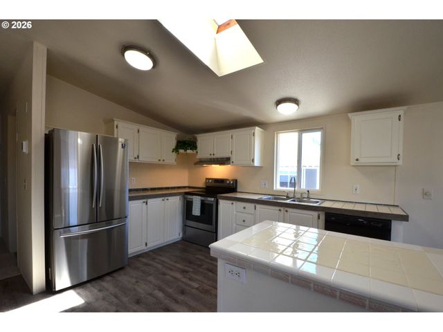1699 N TERRY St 285, Eugene, OR 97402