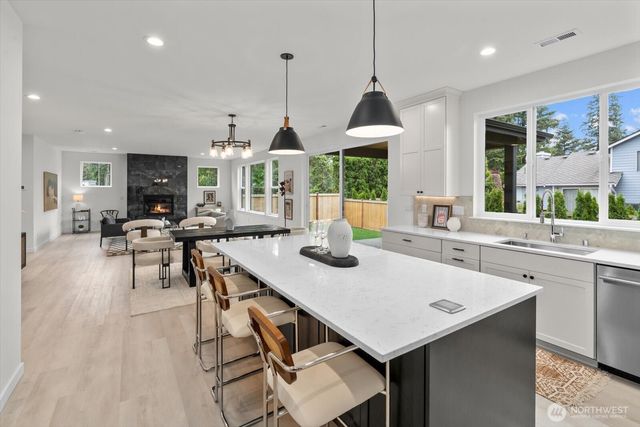 22012 SE 276th Place, Maple Valley, WA 98038