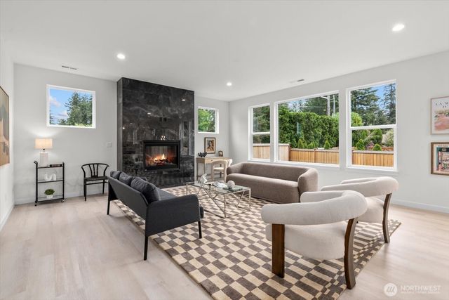 22012 SE 276th Place, Maple Valley, WA 98038