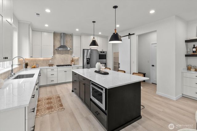 22012 SE 276th Place, Maple Valley, WA 98038