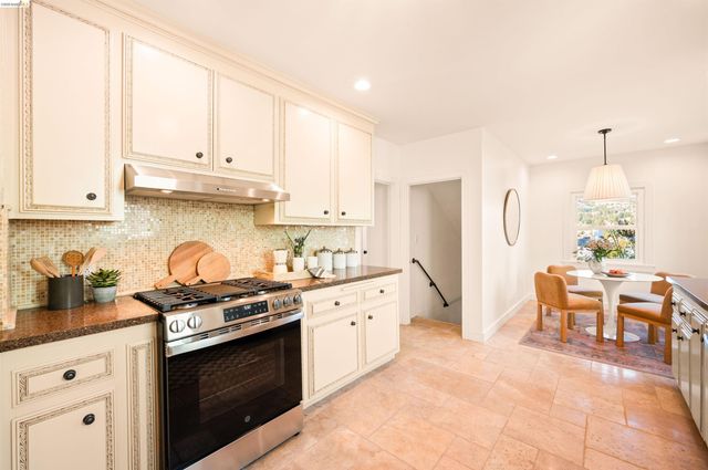 4722 Meldon Ave, Oakland, CA 94619