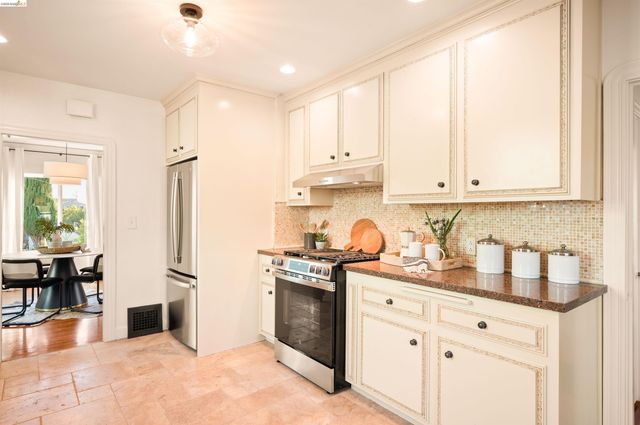 4722 Meldon Ave, Oakland, CA 94619