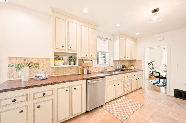 4722 Meldon Ave, Oakland, CA 94619