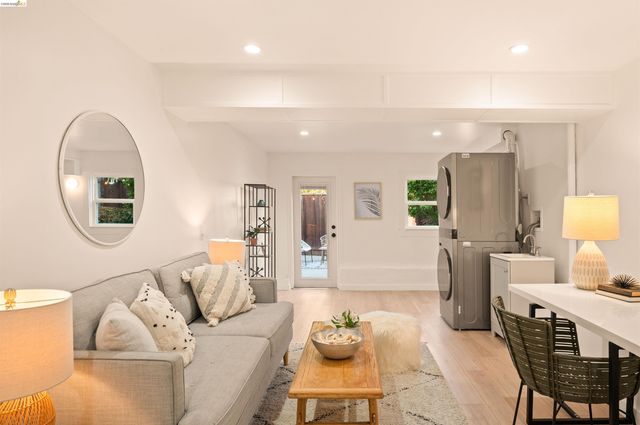 4722 Meldon Ave, Oakland, CA 94619
