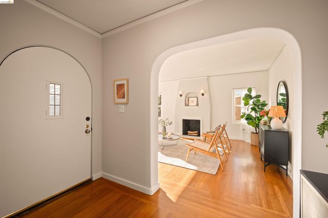 4722 Meldon Ave, Oakland, CA 94619