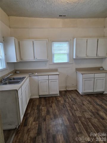 421 N Salisbury Avenue, Spencer, NC 28159