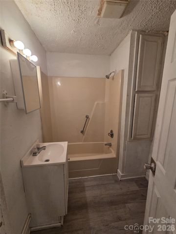 421 N Salisbury Avenue, Spencer, NC 28159