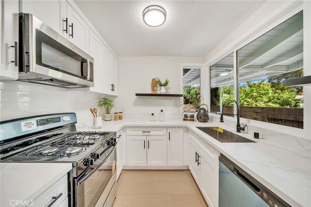 1460 Hacienda Place, Pomona, CA 91768