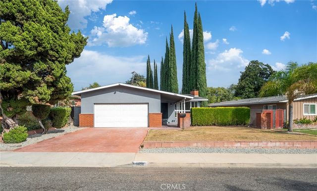 1460 Hacienda Place, Pomona, CA 91768