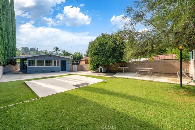1460 Hacienda Place, Pomona, CA 91768