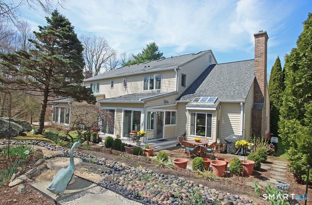 15 Cambridge Drive 15, Madison, CT 06443