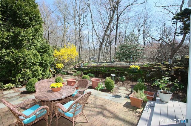 15 Cambridge Drive 15, Madison, CT 06443