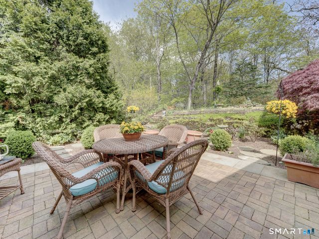 15 Cambridge Drive 15, Madison, CT 06443