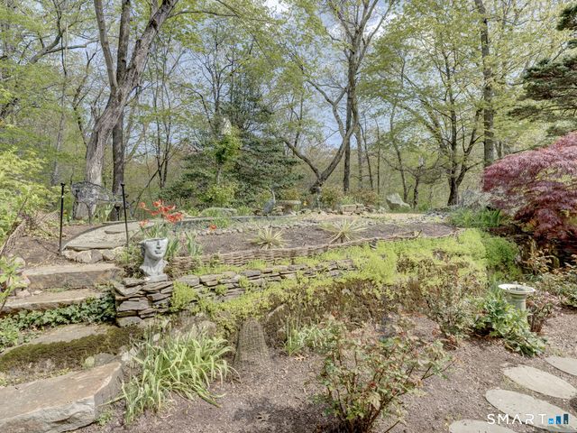 15 Cambridge Drive 15, Madison, CT 06443