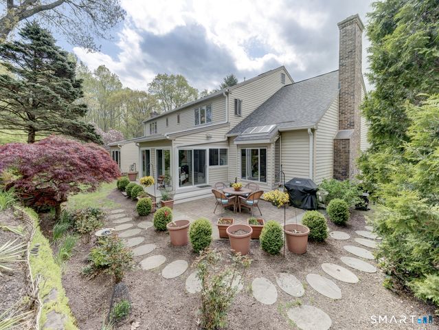 15 Cambridge Drive 15, Madison, CT 06443