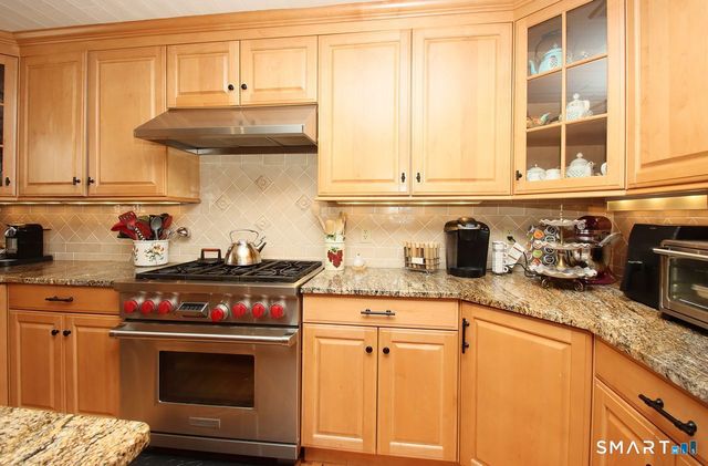 15 Cambridge Drive 15, Madison, CT 06443