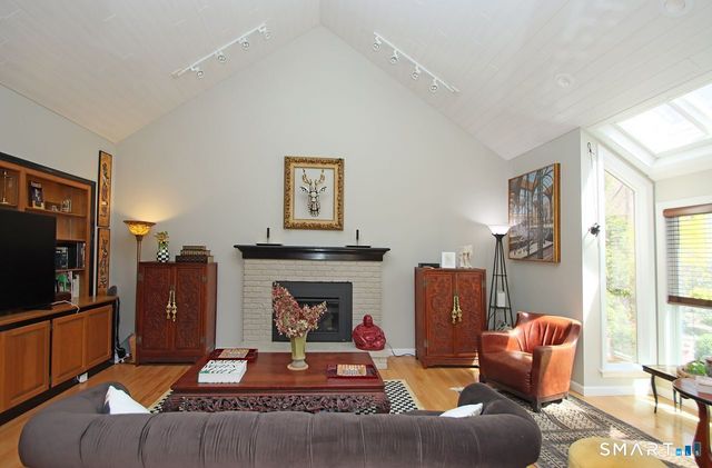 15 Cambridge Drive 15, Madison, CT 06443