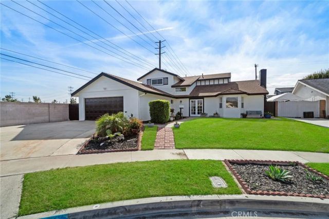 10484 Teal Circle, Fountain Valley, CA 92708