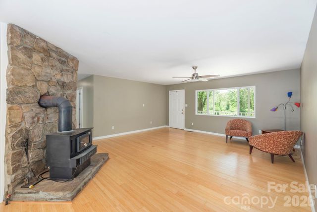 155 Old Starnes Cove Road, Asheville, NC 28806