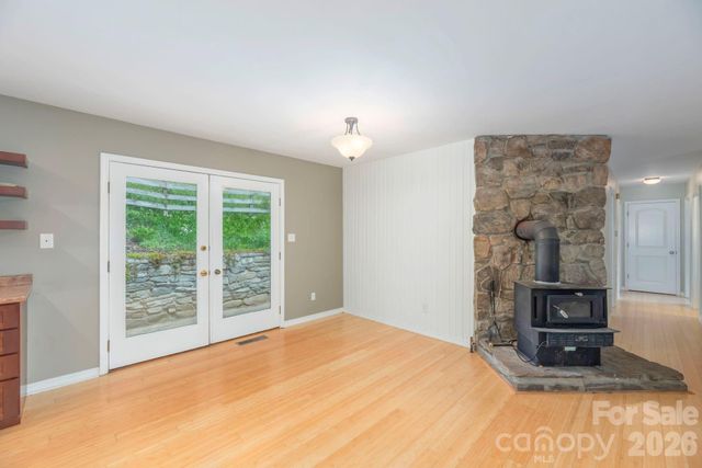 155 Old Starnes Cove Road, Asheville, NC 28806