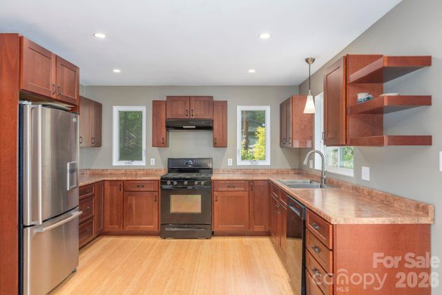 155 Old Starnes Cove Road, Asheville, NC 28806