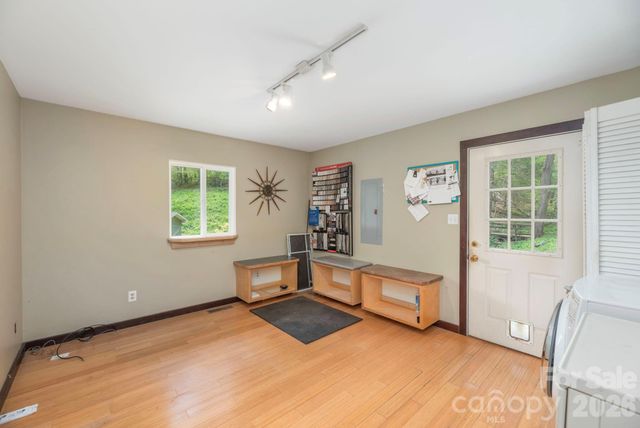 155 Old Starnes Cove Road, Asheville, NC 28806