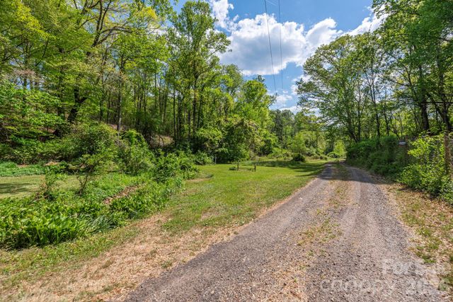 155 Old Starnes Cove Road, Asheville, NC 28806