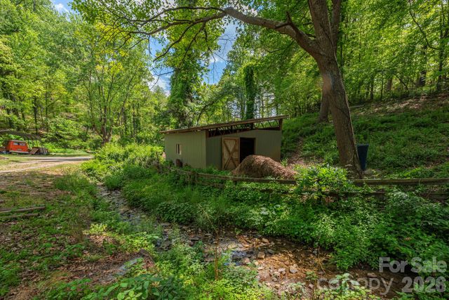 155 Old Starnes Cove Road, Asheville, NC 28806