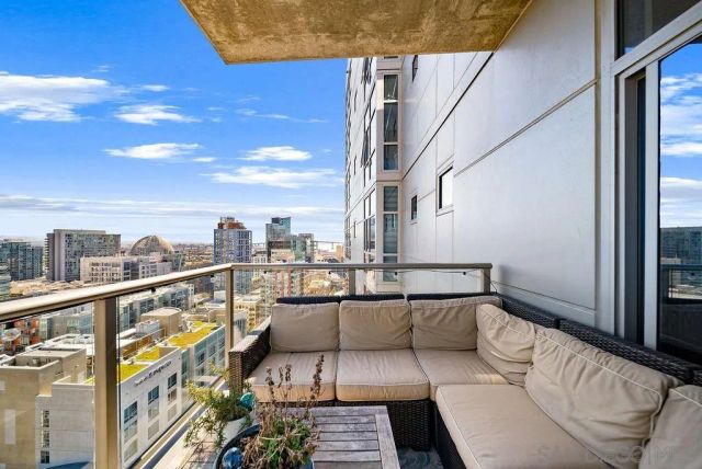 800 The Mark Lane 2104, San Diego, CA 92101