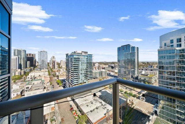 800 The Mark Lane 2104, San Diego, CA 92101